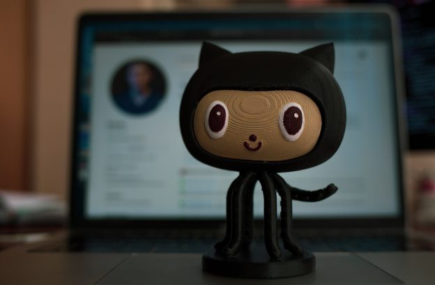 在你的 Github Actions 中添加一个 PostgreSQL 用于测试 - 9 black and white penguin toy