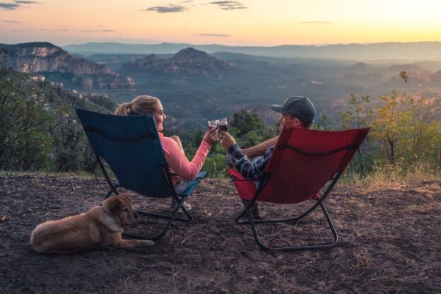 保持简单、干净、平静的生活 - 1 two person sitting on camping chairs while watching mountain